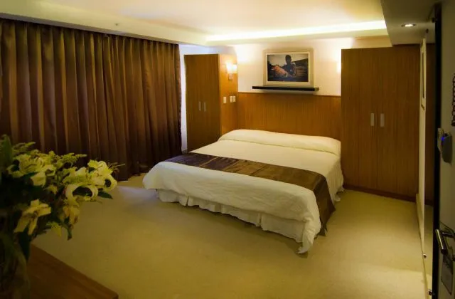 Weston Suite Hotel Santo Domingo chambre lit king size
